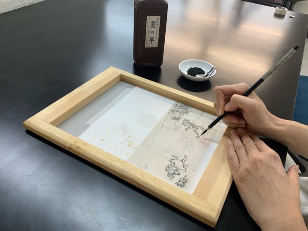 阪神百貨店ワークショップ・プチ日本画・絵絹に鳥獣戯画をえがいてみましょう！